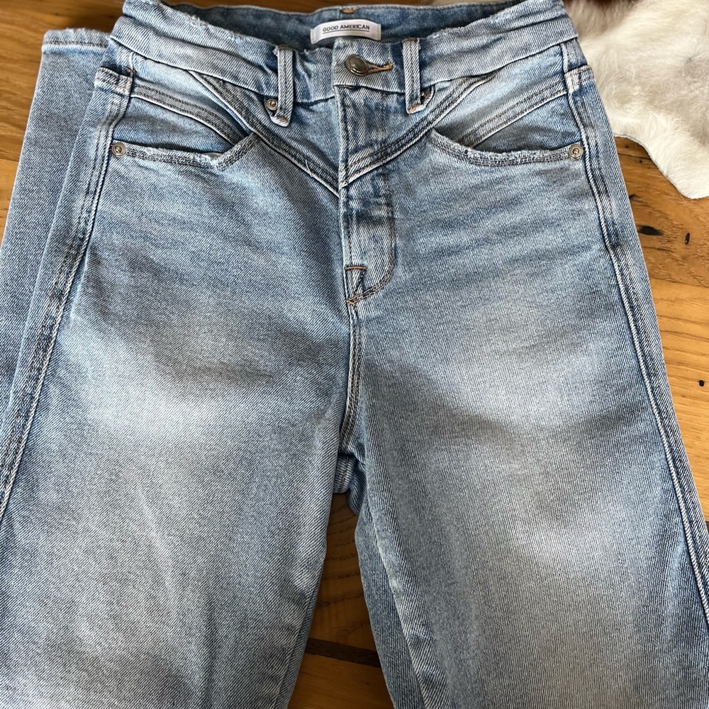 Good American Good Curve 2/26 gently used jeans.  Great condition